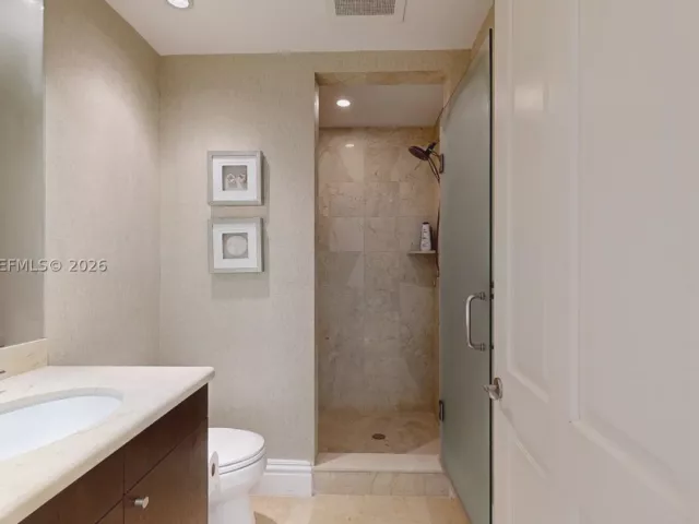 3-bedroom condo for rent in Bal Harbour - 10295 Collins Ave 205 - MondialRealty