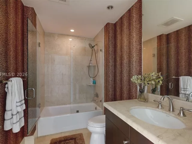 3-bedroom condo for rent in Bal Harbour - 10295 Collins Ave 205 - MondialRealty