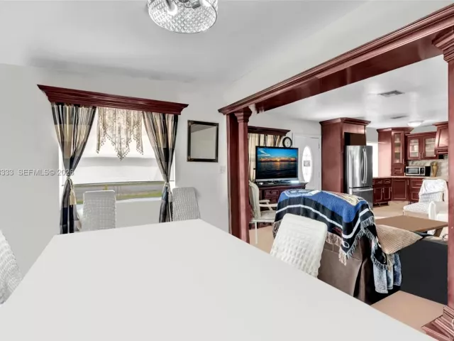 3-bedroom home for rent in Miami - 2631 NE 214th St 00 - MondialRealty