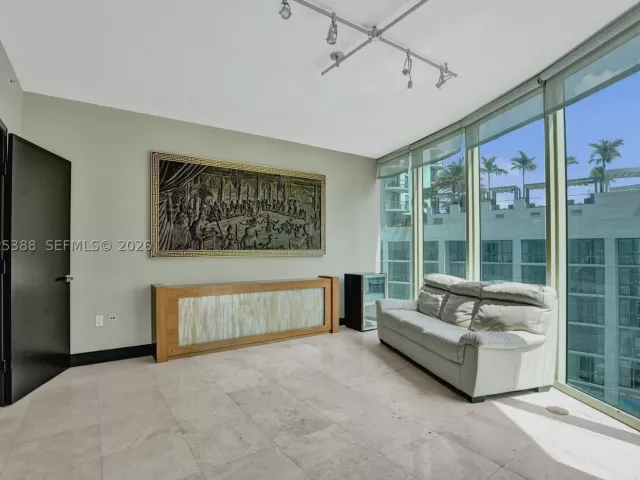 2-bedroom condo for sale in Fort Lauderdale - 333 Las Olas Way 1608 - MondialRealty