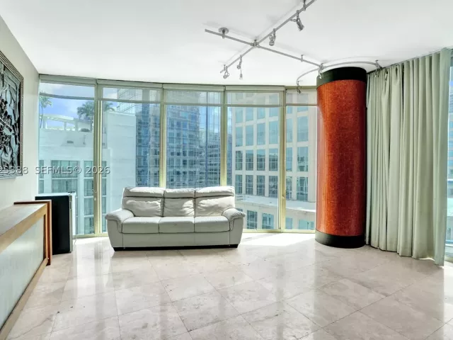 2-bedroom condo for sale in Fort Lauderdale - 333 Las Olas Way 1608 - MondialRealty