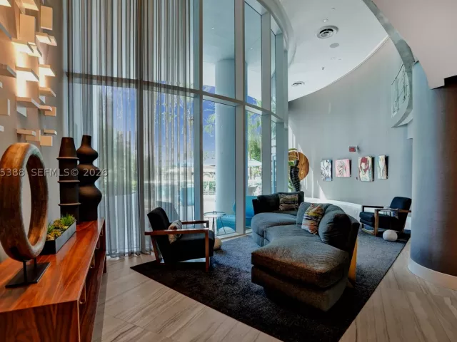 2-bedroom condo for sale in Fort Lauderdale - 333 Las Olas Way 1608 - MondialRealty
