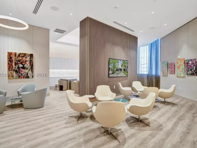 2-bedroom condo for sale in Fort Lauderdale - 333 Las Olas Way 1608 - MondialRealty