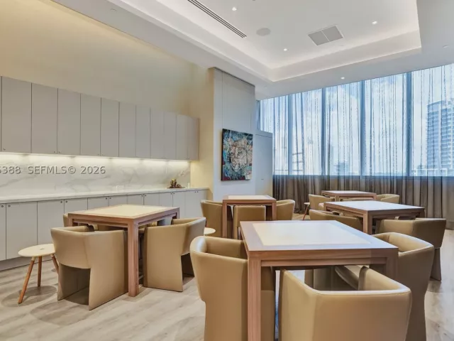 2-bedroom condo for sale in Fort Lauderdale - 333 Las Olas Way 1608 - MondialRealty