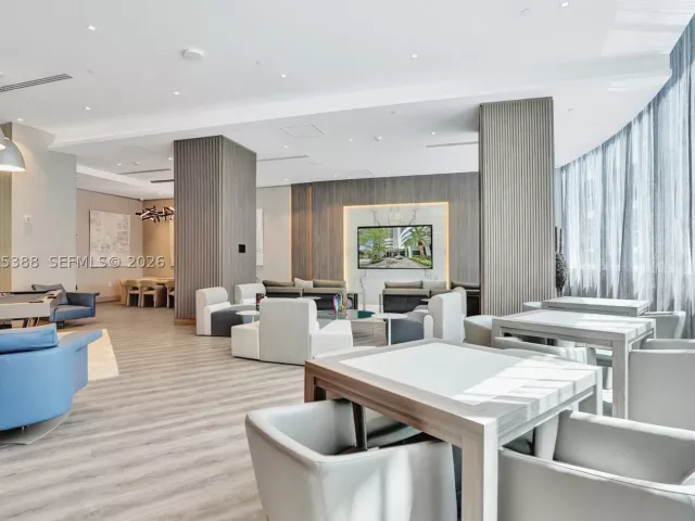 2-bedroom condo for sale in Fort Lauderdale - 333 Las Olas Way 1608 - MondialRealty