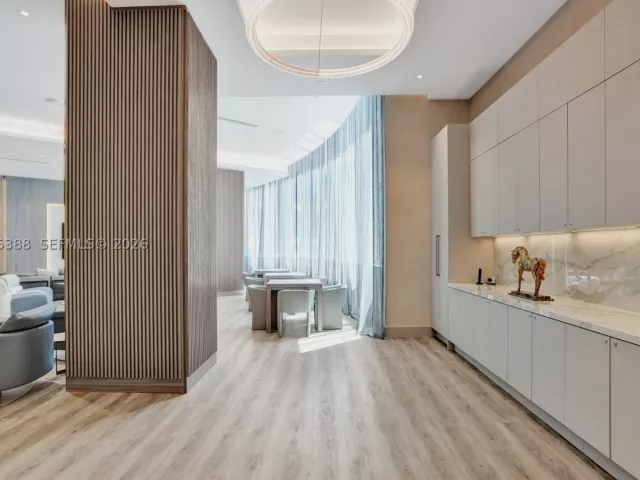 2-bedroom condo for sale in Fort Lauderdale - 333 Las Olas Way 1608 - MondialRealty