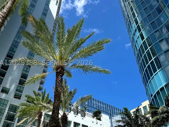 2-bedroom condo for sale in Fort Lauderdale - 333 Las Olas Way 1608 - MondialRealty