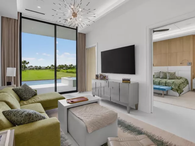 5-bedroom home for sale in Boca Raton - 6960 Lake Estates Court - MondialRealty