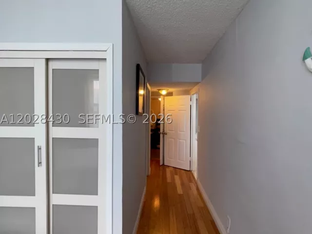2-bedroom condo for rent in Hollywood - 3725 S Ocean Dr 1219 - MondialRealty
