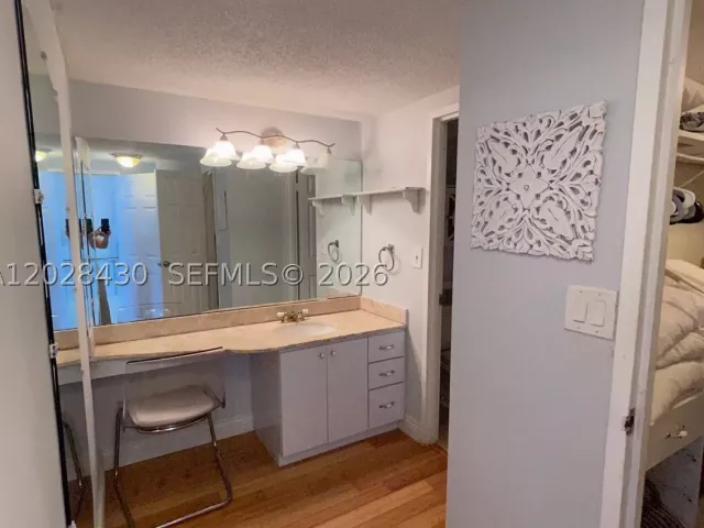 2-bedroom condo for rent in Hollywood - 3725 S Ocean Dr 1219 - MondialRealty