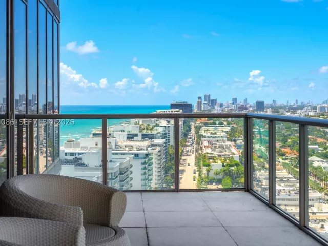 3-bedroom condo for sale in Bal Harbour - 9701 Collins Ave 2001S - MondialRealty