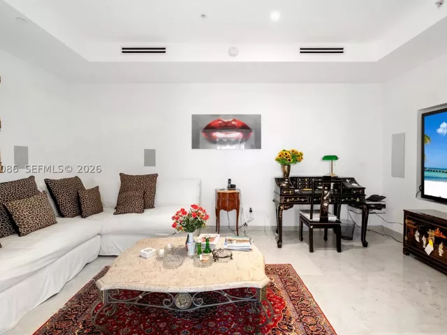 3-bedroom condo for sale in Bal Harbour - 9701 Collins Ave 2001S - MondialRealty