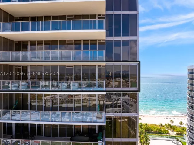 3-bedroom condo for sale in Bal Harbour - 9701 Collins Ave 2001S - MondialRealty
