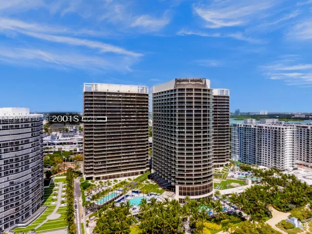 3-bedroom condo for sale in Bal Harbour - 9701 Collins Ave 2001S - MondialRealty
