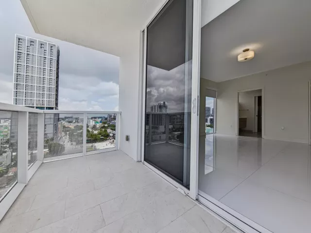 3-bedroom condo for rent in Miami - 600 NE 27th Street 1605 - MondialRealty