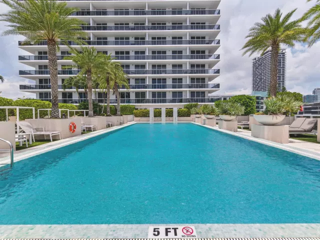 3-bedroom condo for rent in Miami - 600 NE 27th Street 1605 - MondialRealty