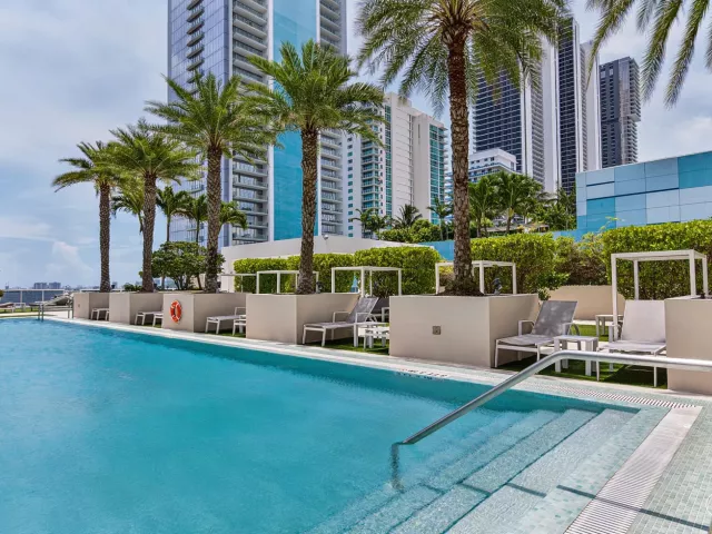 3-bedroom condo for rent in Miami - 600 NE 27th Street 1605 - MondialRealty