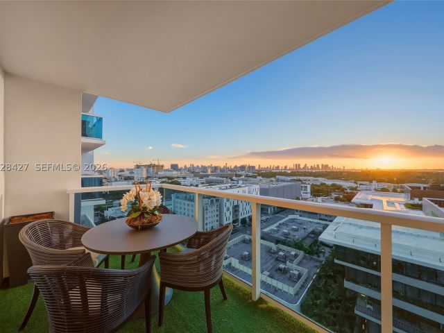 3-bedroom condo for sale in Miami Beach - 2301 Collins Ave 1432 - MondialRealty