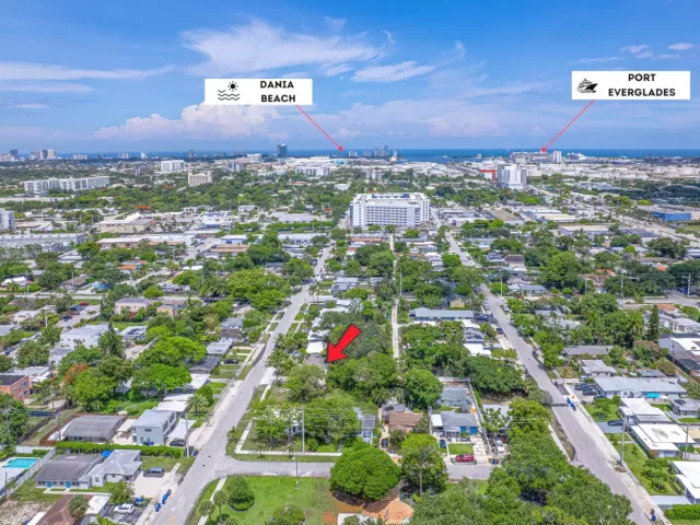 3-bedroom home for sale in Fort Lauderdale - 320 SW 21st Street - MondialRealty