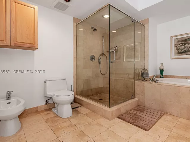 2-bedroom condo for rent in Hallandale Beach - 1850 S Ocean Dr 1105 - MondialRealty