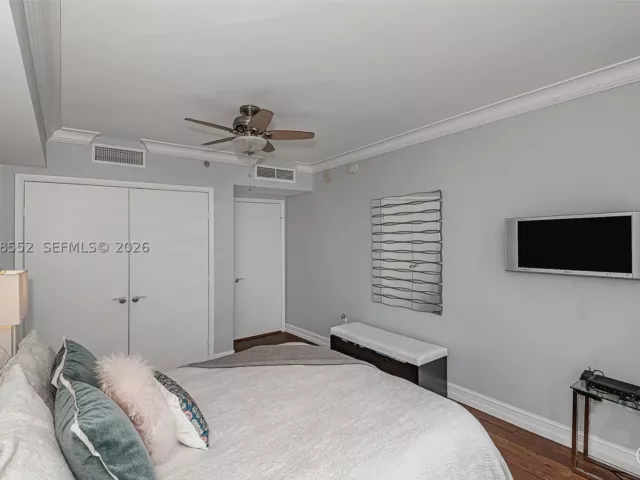 2-bedroom condo for rent in Hallandale Beach - 1850 S Ocean Dr 1105 - MondialRealty