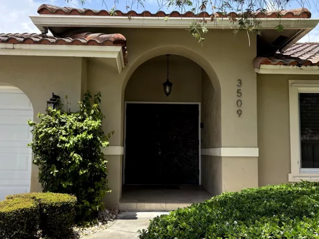 3-bedroom home for rent in Boca Raton - 3509 NW 26th Court - MondialRealty