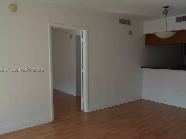 2-bedroom condo for rent in Miami - 1800 N Bayshore Dr 2310 - MondialRealty
