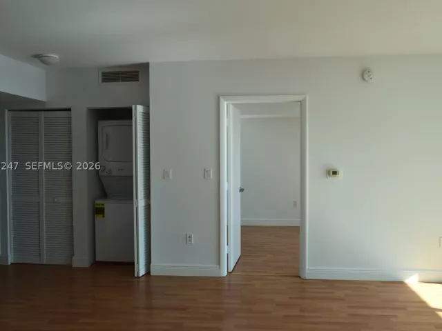 2-bedroom condo for rent in Miami - 1800 N Bayshore Dr 2310 - MondialRealty