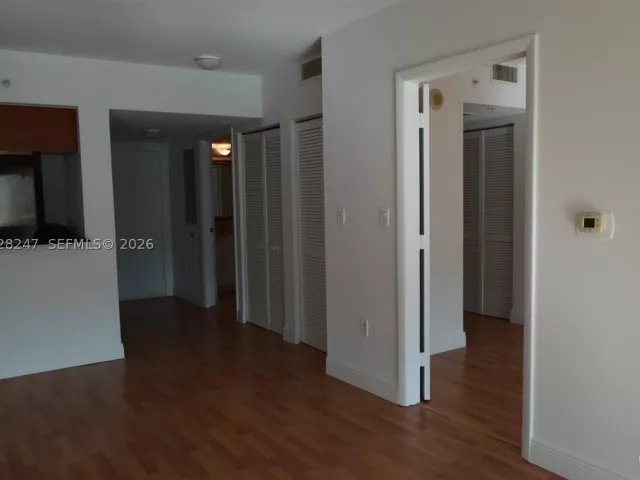 2-bedroom condo for rent in Miami - 1800 N Bayshore Dr 2310 - MondialRealty