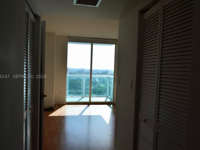 2-bedroom condo for rent in Miami - 1800 N Bayshore Dr 2310 - MondialRealty