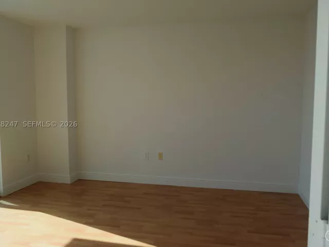 2-bedroom condo for rent in Miami - 1800 N Bayshore Dr 2310 - MondialRealty
