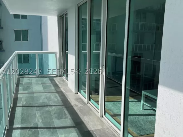 2-bedroom condo for rent in Miami - 1800 N Bayshore Dr 2310 - MondialRealty