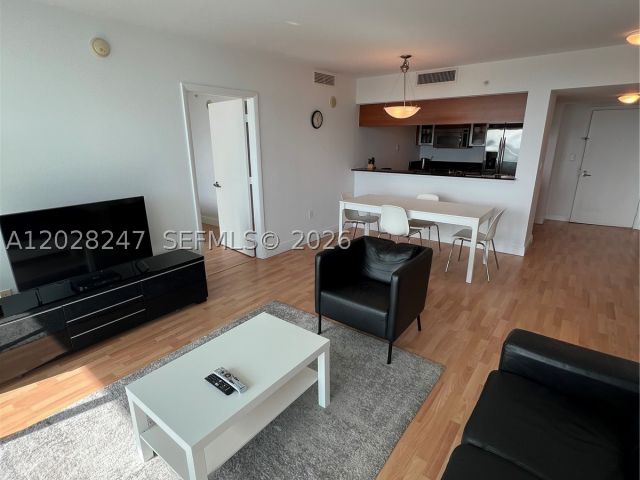 2-bedroom condo for rent in Miami - 1800 N Bayshore Dr 2310 - MondialRealty