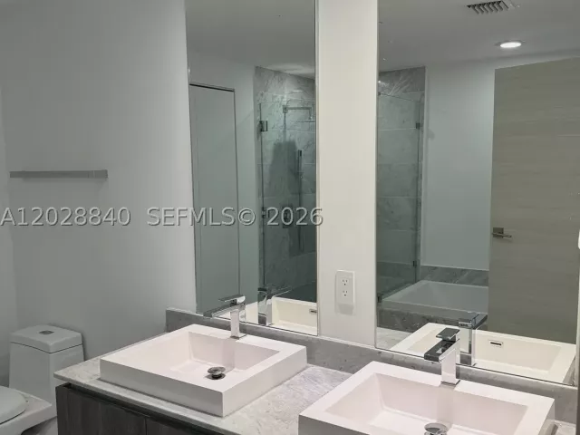 1-bedroom condo for sale in Miami - 801 S Miami Ave 1808 - MondialRealty