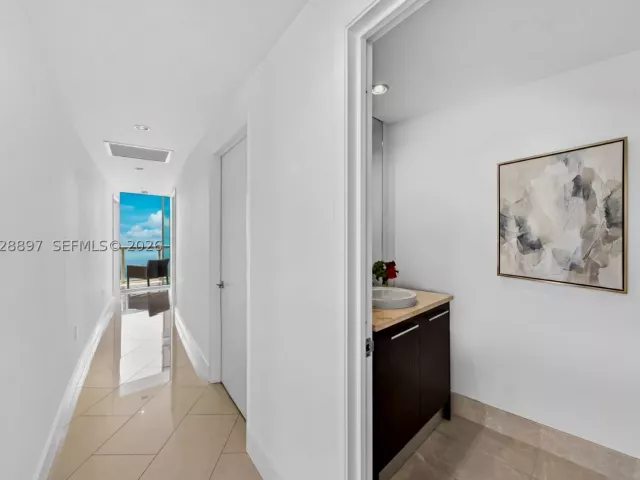 3-bedroom condo for sale in Sunny Isles Beach - 17121 Collins Ave 2601 - MondialRealty