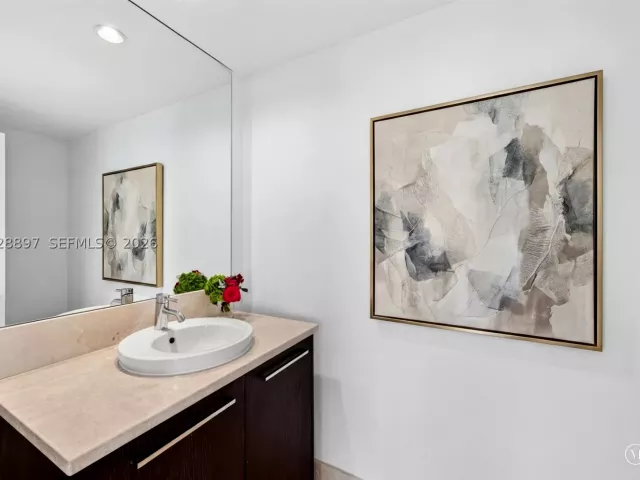 3-bedroom condo for sale in Sunny Isles Beach - 17121 Collins Ave 2601 - MondialRealty