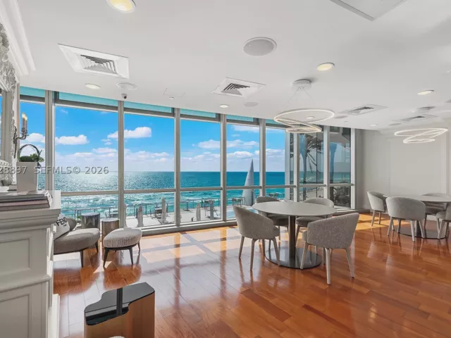 3-bedroom condo for sale in Sunny Isles Beach - 17121 Collins Ave 2601 - MondialRealty