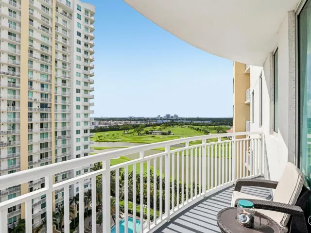 2-bedroom condo for sale in Hallandale Beach - 1755 E Hallandale Beach Boulevard 1207 E - MondialRealty