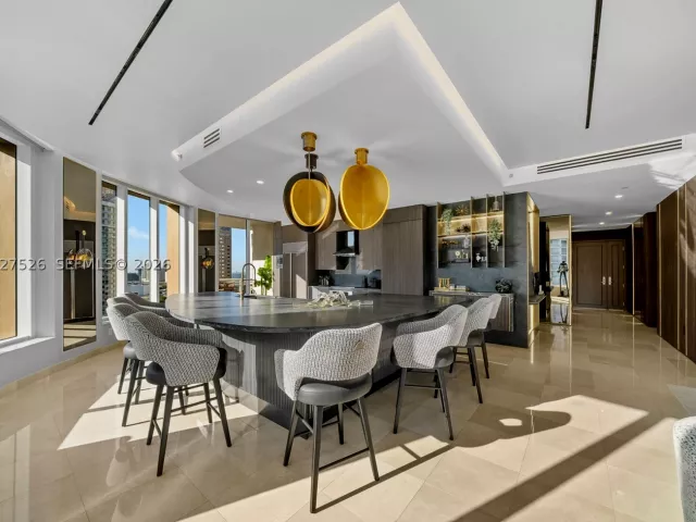 3-bedroom condo for sale in Miami - 901 Brickell Key Blvd 3304 - MondialRealty