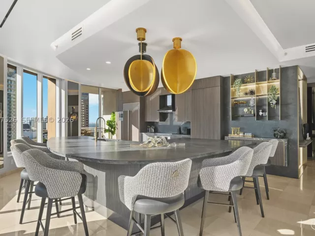 3-bedroom condo for sale in Miami - 901 Brickell Key Blvd 3304 - MondialRealty