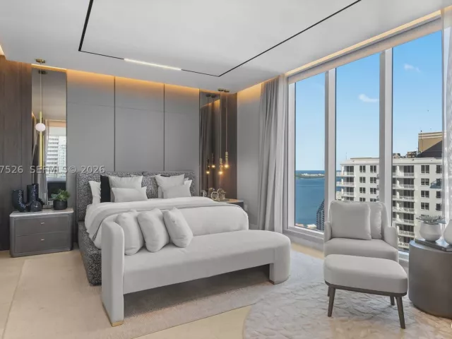 3-bedroom condo for sale in Miami - 901 Brickell Key Blvd 3304 - MondialRealty