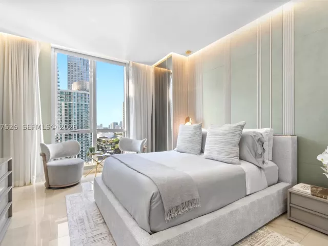 3-bedroom condo for sale in Miami - 901 Brickell Key Blvd 3304 - MondialRealty