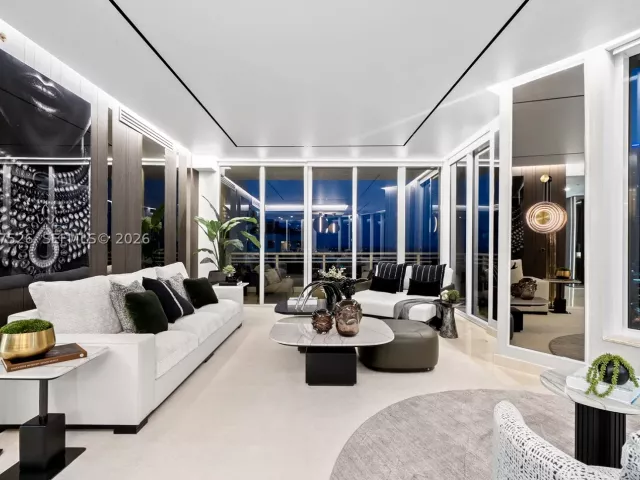 3-bedroom condo for sale in Miami - 901 Brickell Key Blvd 3304 - MondialRealty