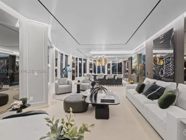 3-bedroom condo for sale in Miami - 901 Brickell Key Blvd 3304 - MondialRealty