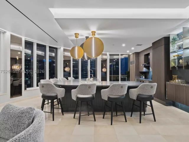 3-bedroom condo for sale in Miami - 901 Brickell Key Blvd 3304 - MondialRealty