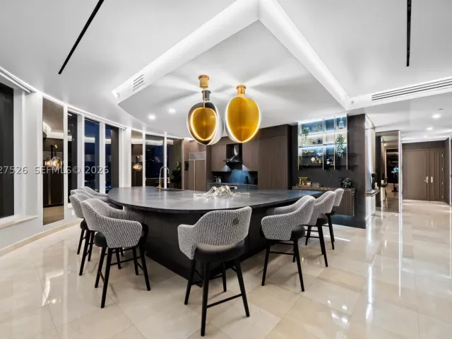 3-bedroom condo for sale in Miami - 901 Brickell Key Blvd 3304 - MondialRealty