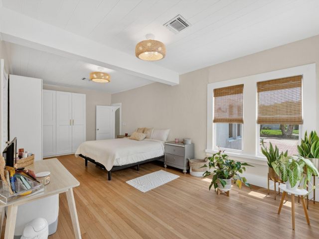 4-bedroom home for sale in Pompano Beach - 400 NE 5th Avenue - MondialRealty