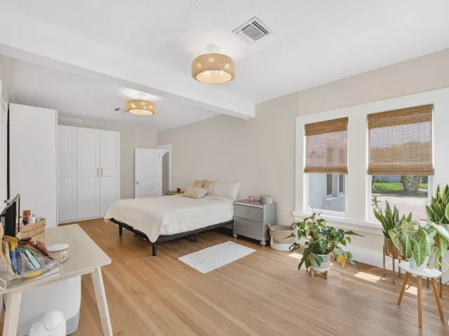 4-bedroom home for sale in Pompano Beach - 400 NE 5th Avenue - MondialRealty