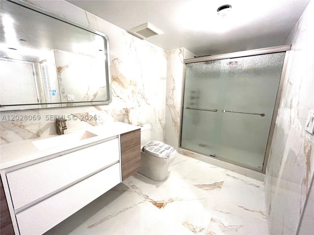 3-bedroom condo for rent in Sunny Isles Beach - 290 174th St 619 - MondialRealty