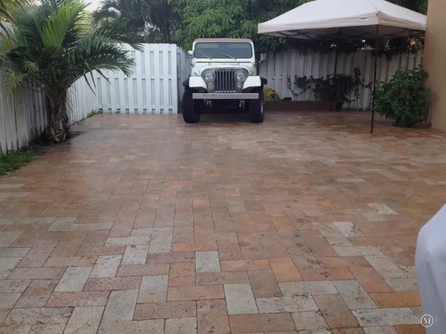 4-bedroom home for sale in Fort Lauderdale - 3775 SW 50th Street - MondialRealty